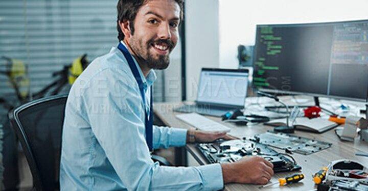 Fixing Computers: The Tech Services Industry