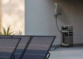 Powering Through: The Importance of Battery Backup and Solar Generators in Canadian Power Outages
