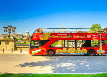 5 tips to promote your bus tour on Facebook