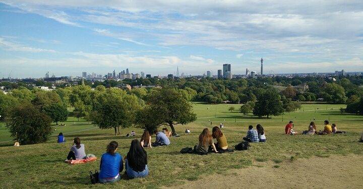 How to Explore London and Its Surroundings Like a Local